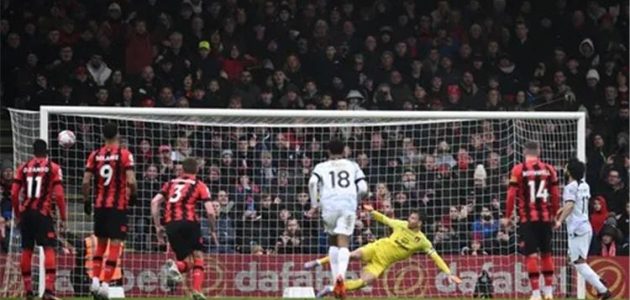 مدافع بورنموث: إهدار محمد صلاح لركلة الجزاء كان عادلًا